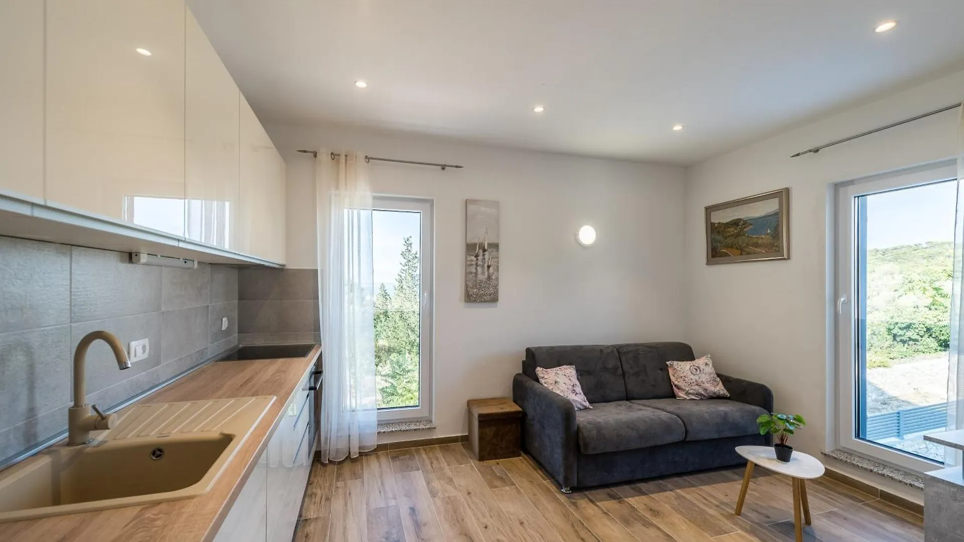 Apartments With A Swimming Pool Lukoran, Ugljan - 23933 Преко 0*,  Хорватия